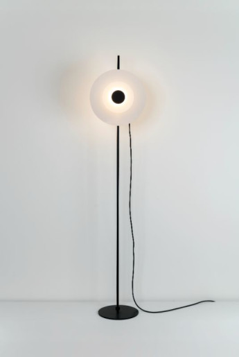 Halos Ø36 - Lampă de podea neagră din sticlă